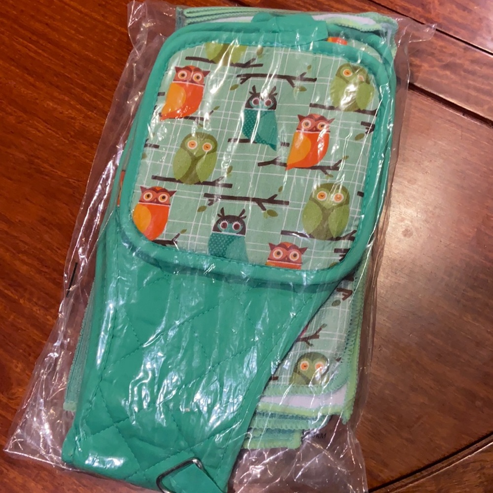 NWT 7 piece kitchen owl set